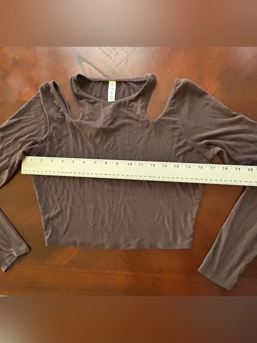 lululemon athletica Long Sleeve Cutout Crop Top in Brown size 6